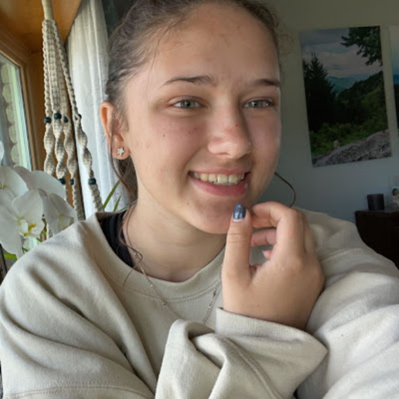 Meet your Posher, Madison - Picture 1 of 1